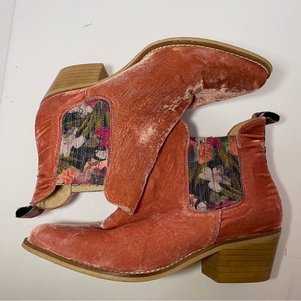 Shellys London Velvet Anthropologie Ankle Boots pink floral size 37 us 7